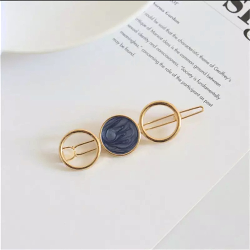 🆕 Vintage Inspired Gold with Black Round Hair Clips